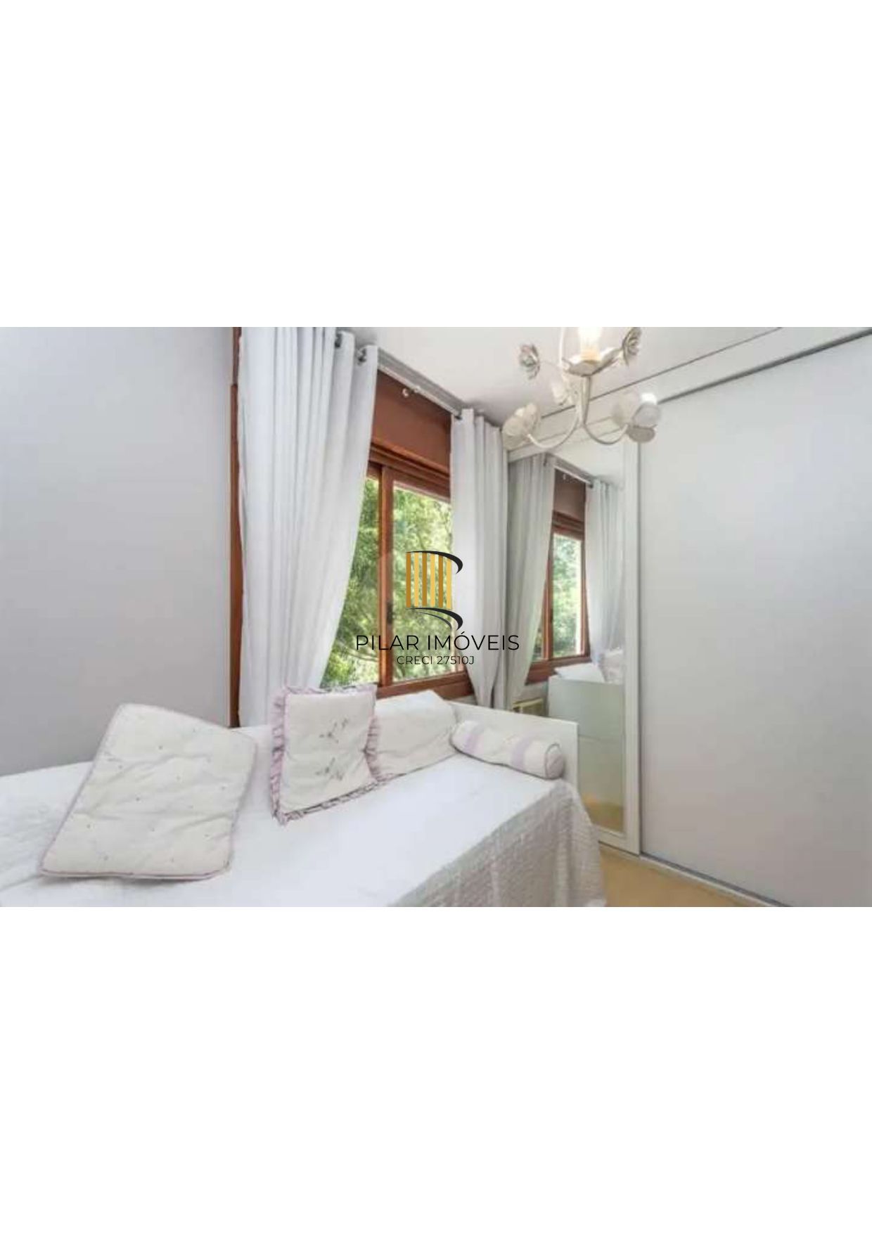 Semi mobiliado , 3 dormitórios ( 1 suite com closet), banho social e auxiliar no bairro Rio Branco.