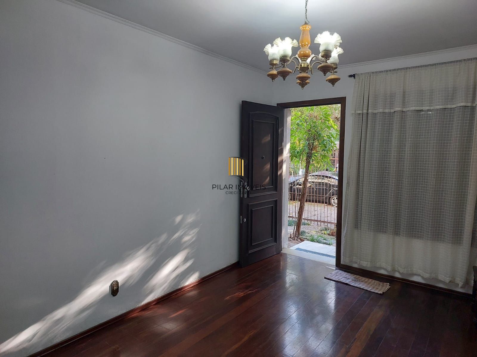 Casa com 5 dormitórios no bairro Rio Branco.