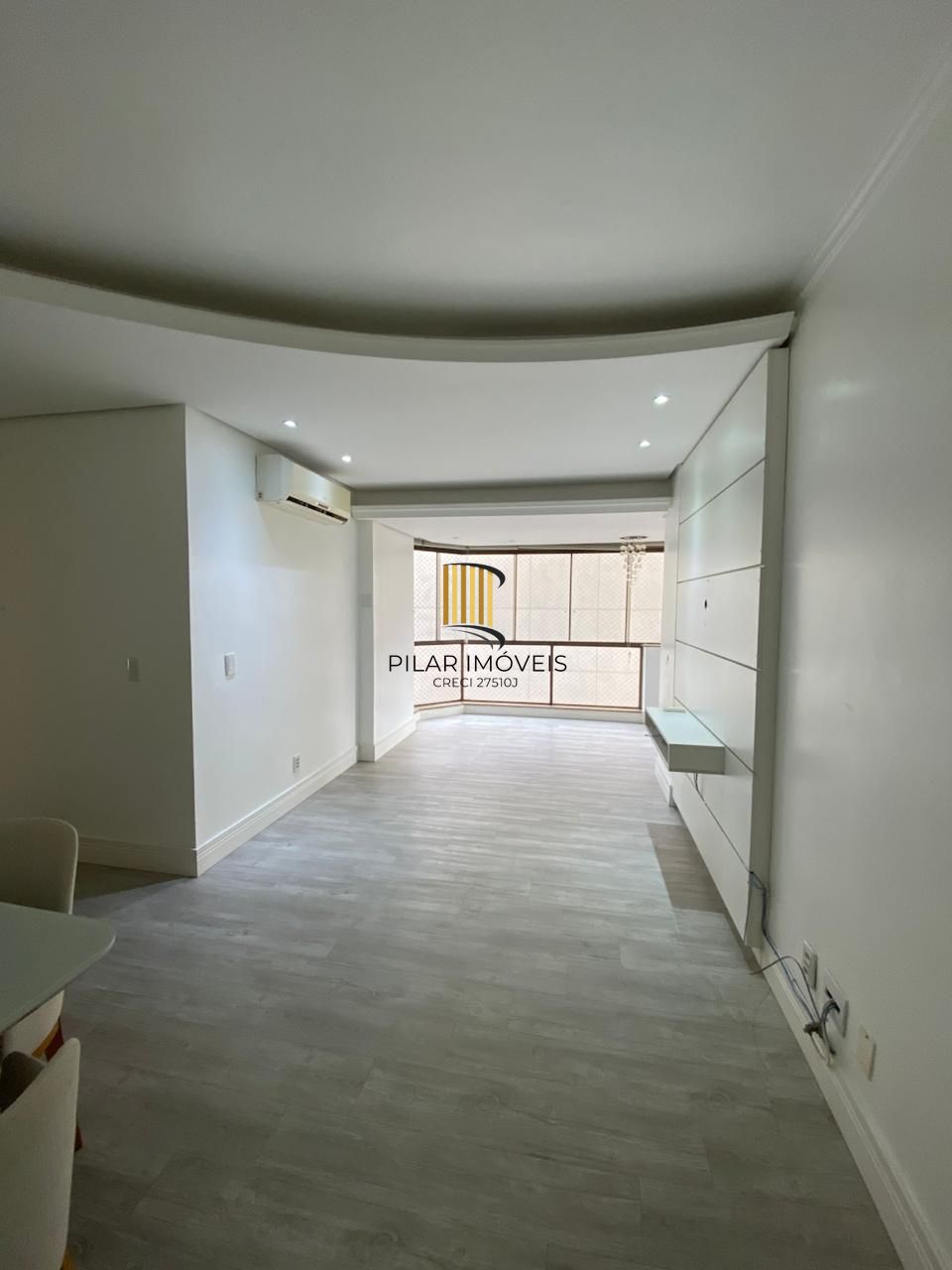 Apartamento 3 Dormitórios com Suíte, Closet, Sacada e Piso Laminado — Próximo ao Mãe de Deus e Praia de Belas