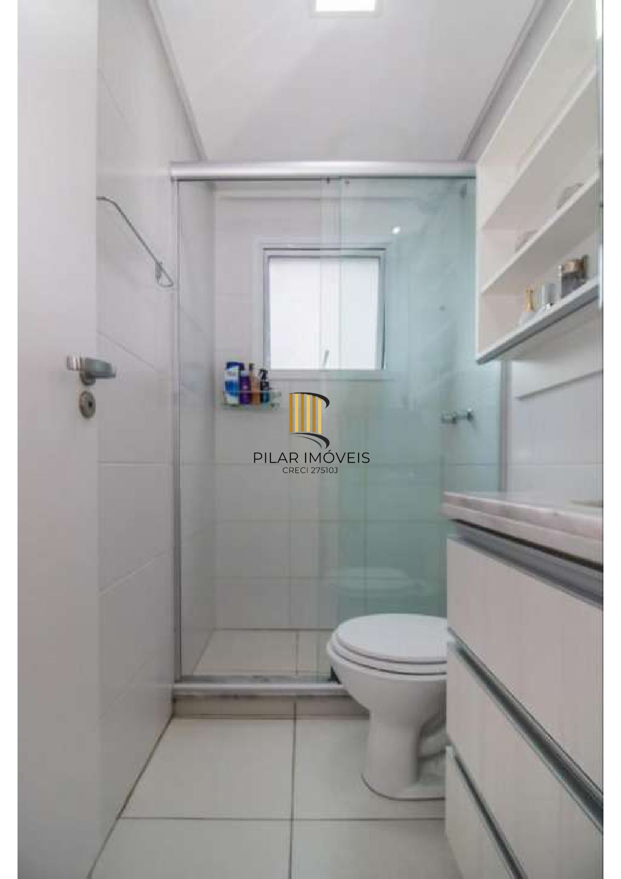 Semi mobiliado. Proximo ao zaffari da Carazinho.