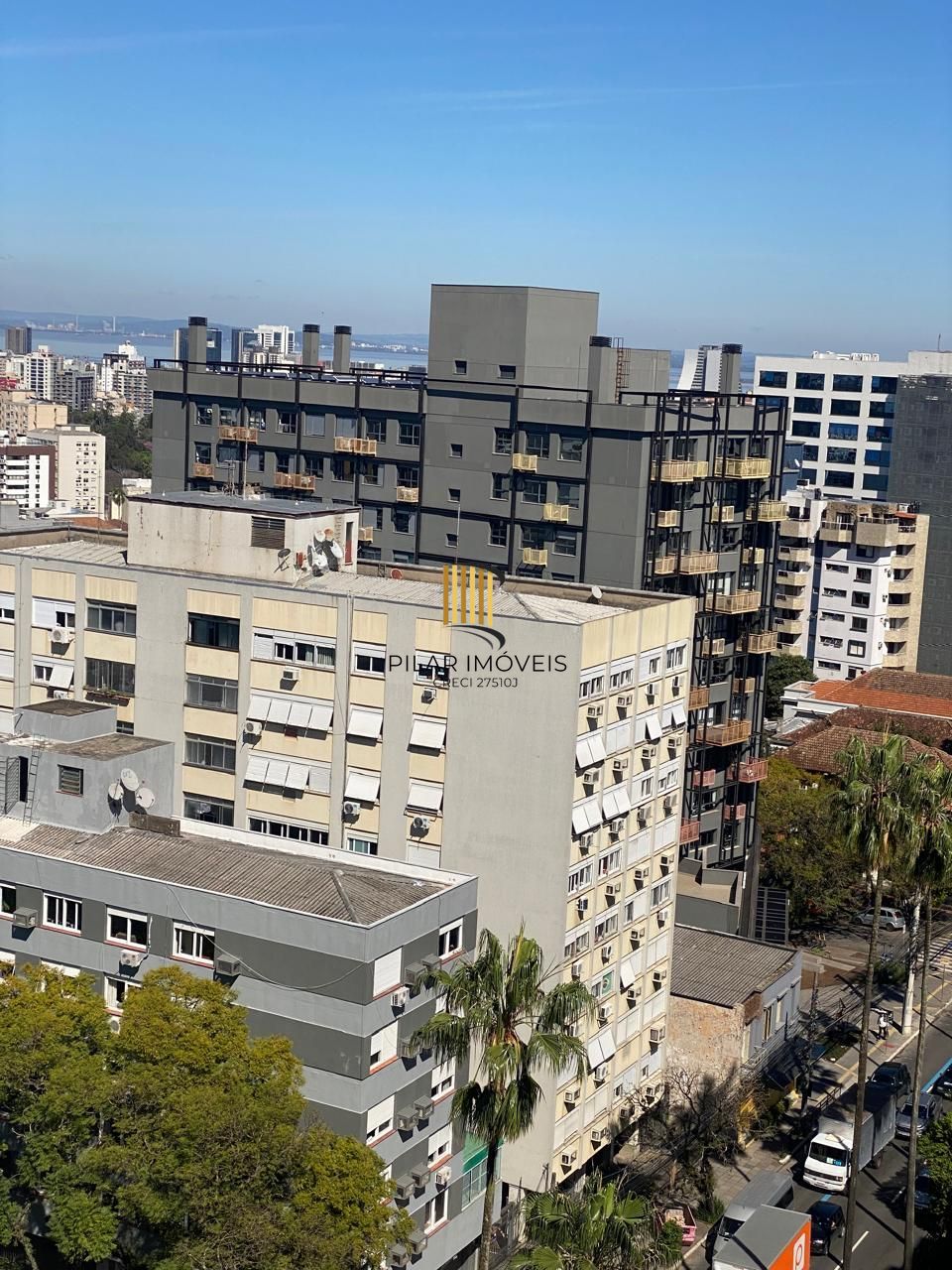Vista panorâmica cinematográfica de 180 graus para a cidade e o Guaiba.
