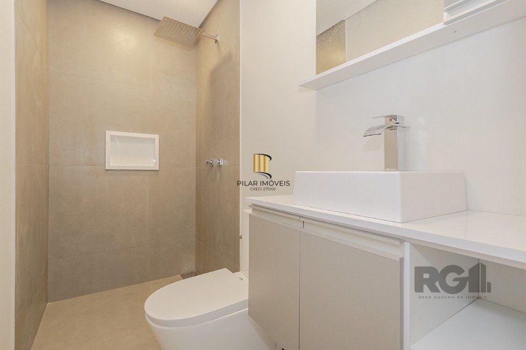 Apartamento totalmente reformado 2 dormitórios com 2 suítes, localizado no bairro Santana.