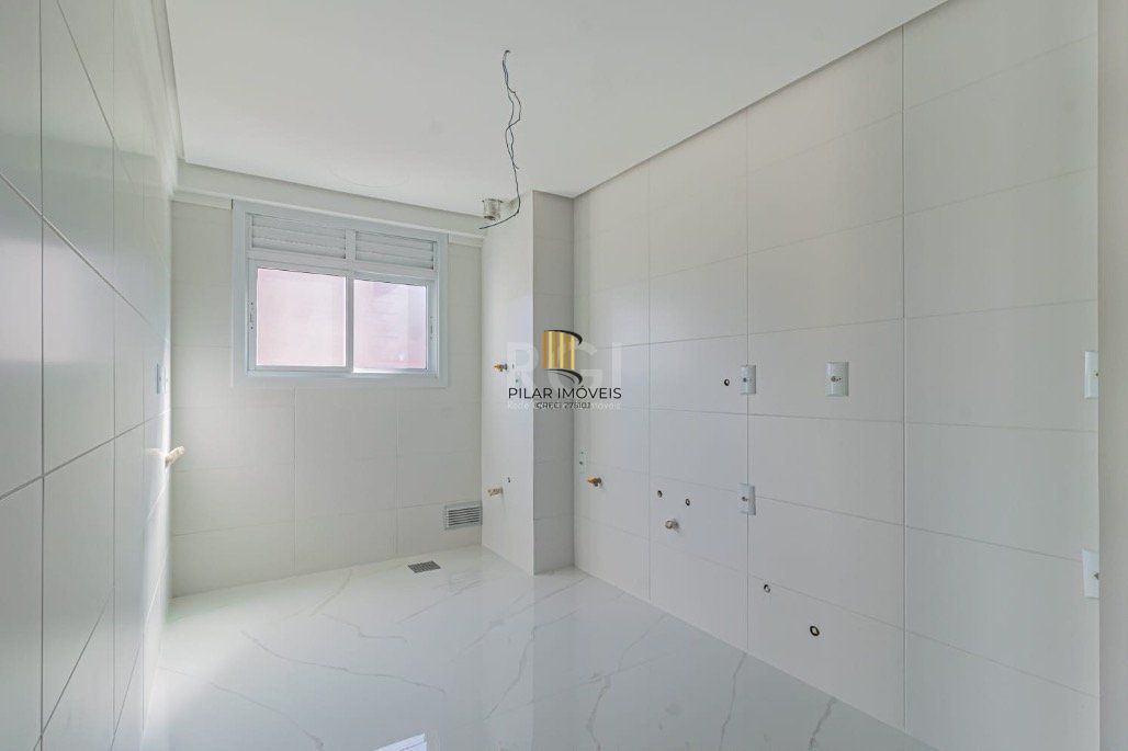 Apartamento  novo com 2 suites na avenida Bagé, bairro Petrópolis.