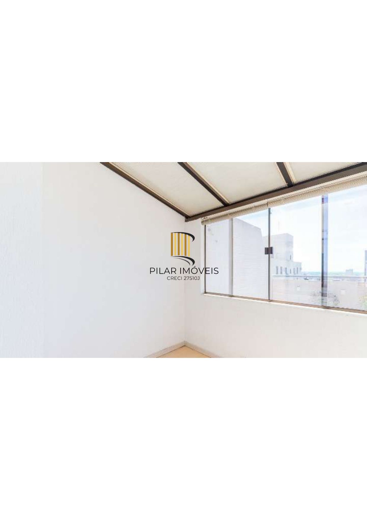 Cobertura duplex desocupada próximo a academia Bodytech.