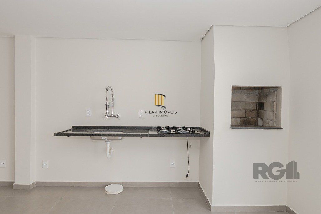 Apartamento totalmente reformado 2 dormitórios com 2 suítes, localizado no bairro Santana.