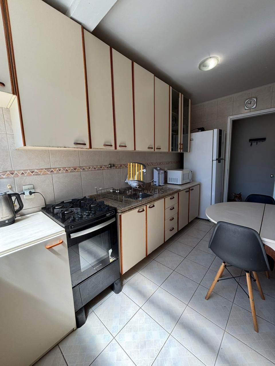 Dois dormitórios e dependência de empregada bairro Higienópolis