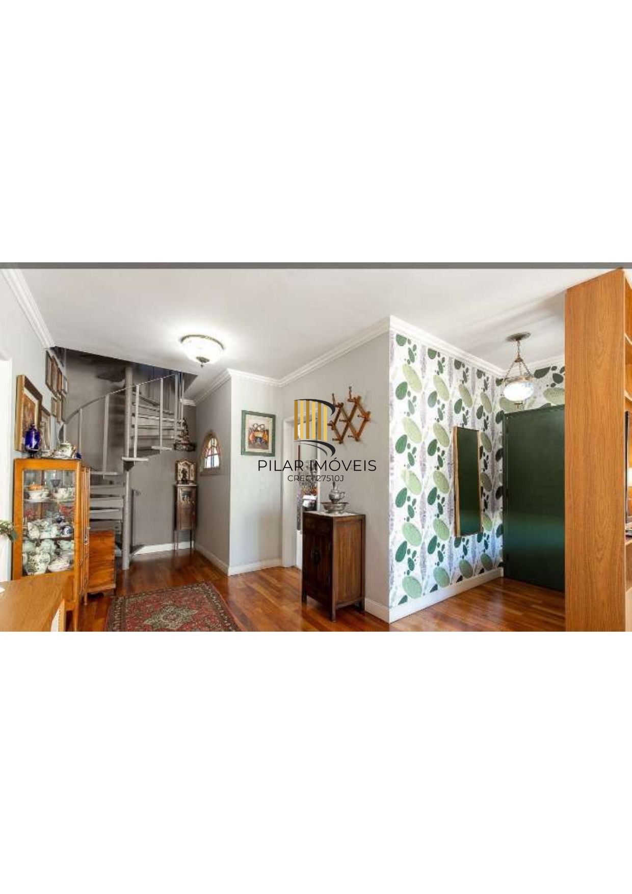 Cobertura duplex a venda no bairro mais charmoso, de Porto Alegre.