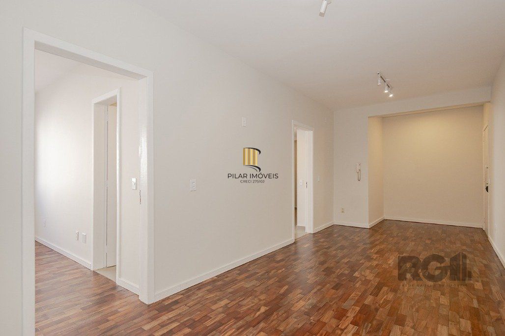 Apartamento totalmente reformado 2 dormitórios com 2 suítes, localizado no bairro Santana.