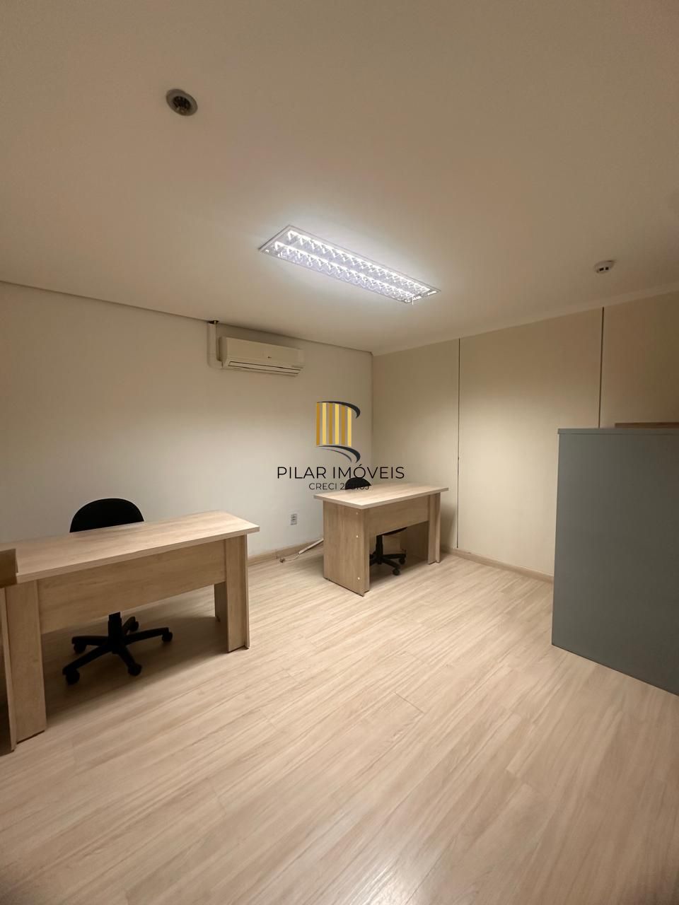 Belíssima Sala Comercial  no Centro Histórico de Porto Alegre.