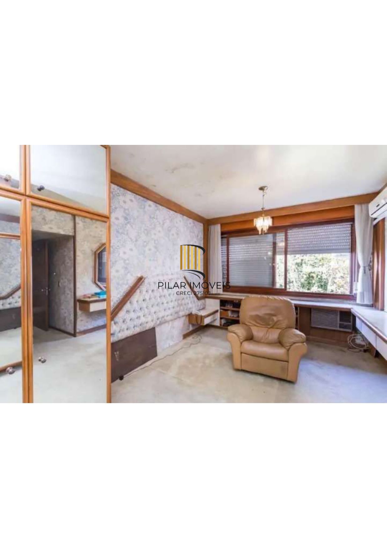 Espaçosa cobertura na rua mais charmosa do bairro Moinhos de Vento.