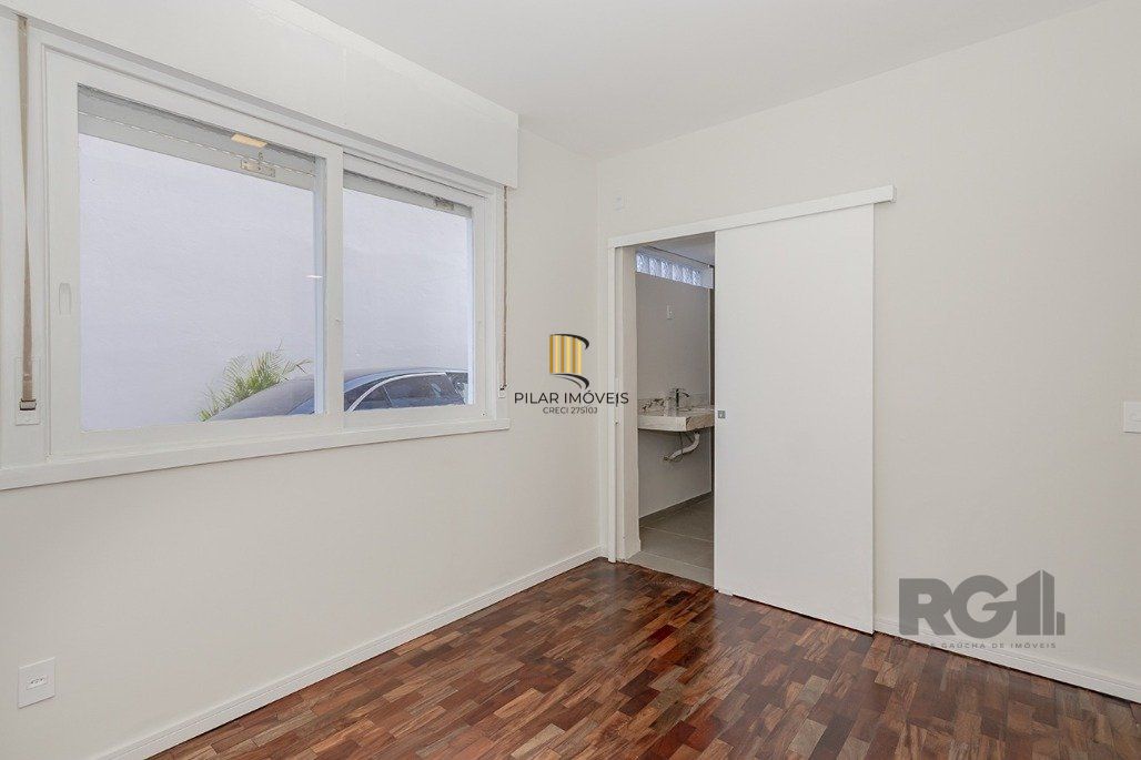 Apartamento totalmente reformado 2 dormitórios com 2 suítes, localizado no bairro Santana.