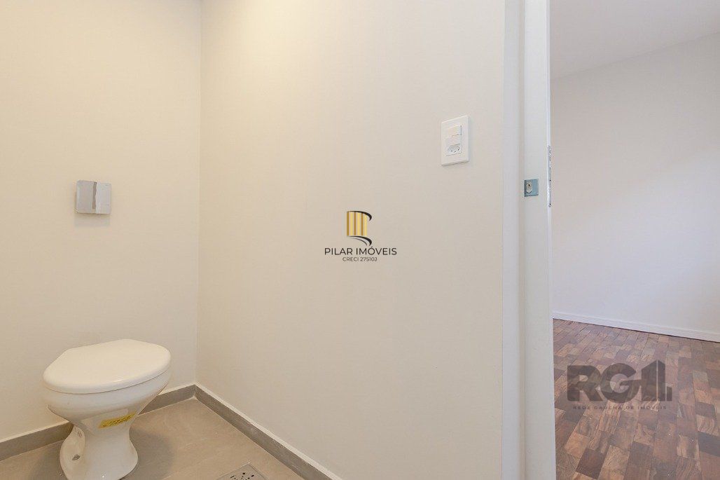 Apartamento totalmente reformado 2 dormitórios com 2 suítes, localizado no bairro Santana.