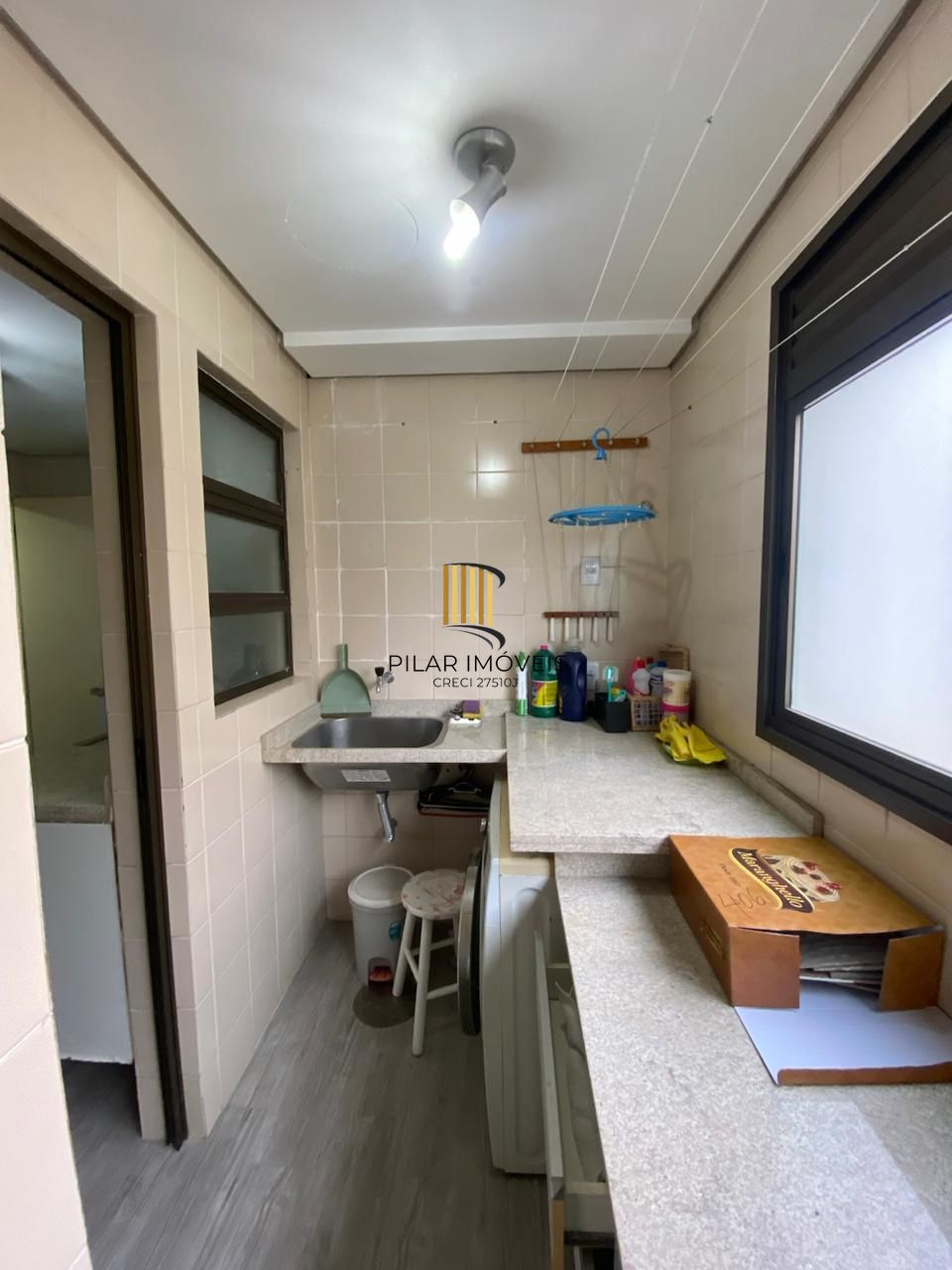 Apartamento 3 Dormitórios com Suíte, Closet, Sacada e Piso Laminado — Próximo ao Mãe de Deus e Praia de Belas