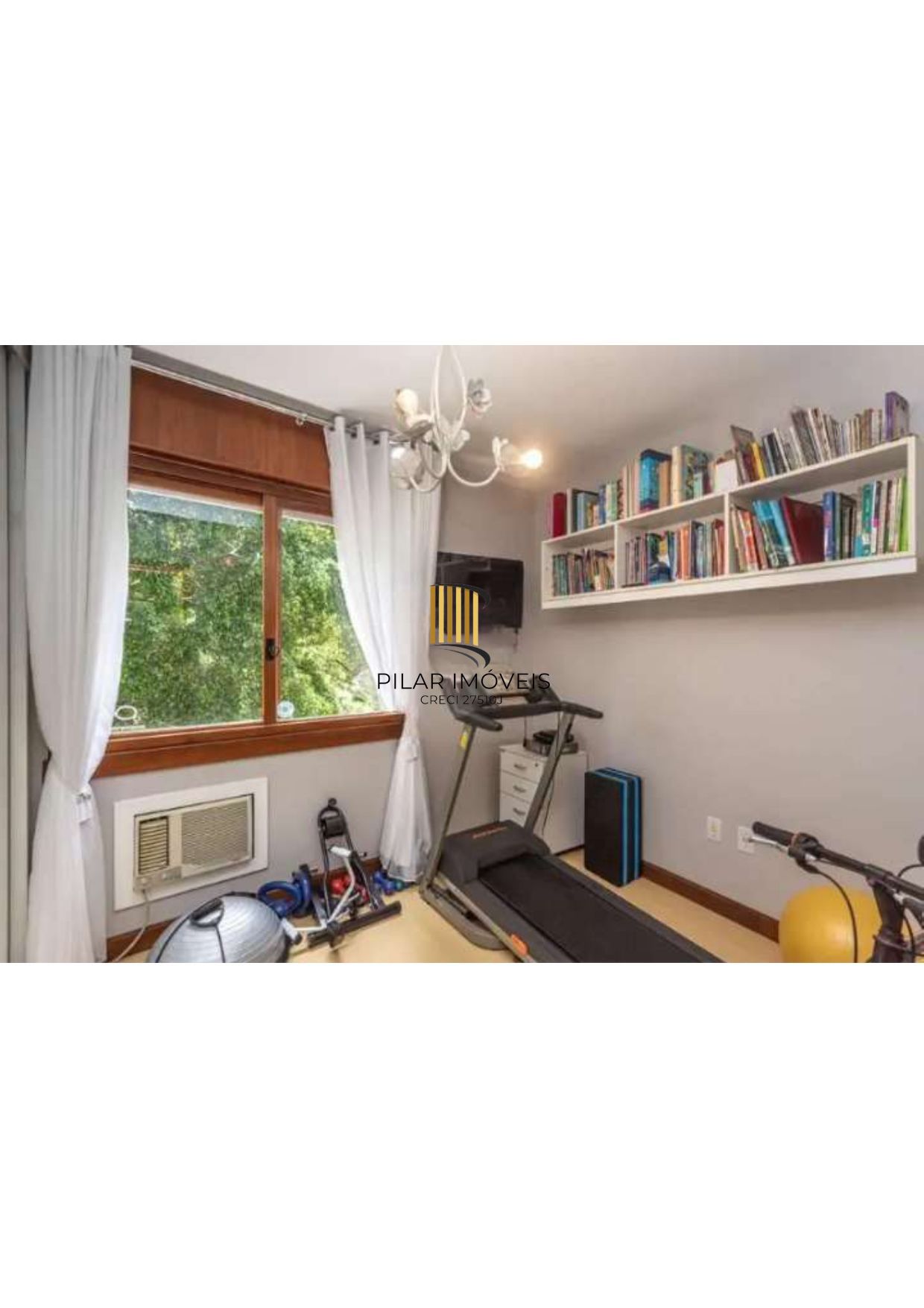 Semi mobiliado , 3 dormitórios ( 1 suite com closet), banho social e auxiliar no bairro Rio Branco.