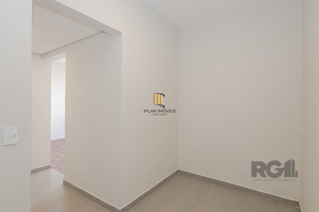 Apartamento totalmente reformado 2 dormitórios com 2 suítes, localizado no bairro Santana.