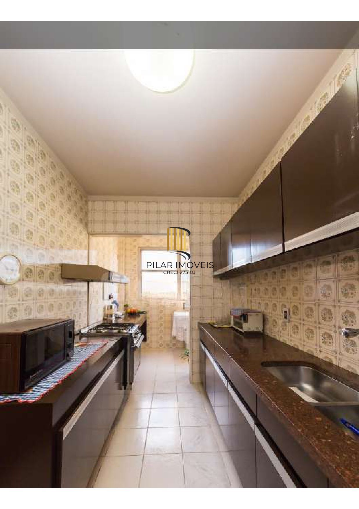 Espaçosa cobertura na rua mais charmosa do bairro Moinhos de Vento.