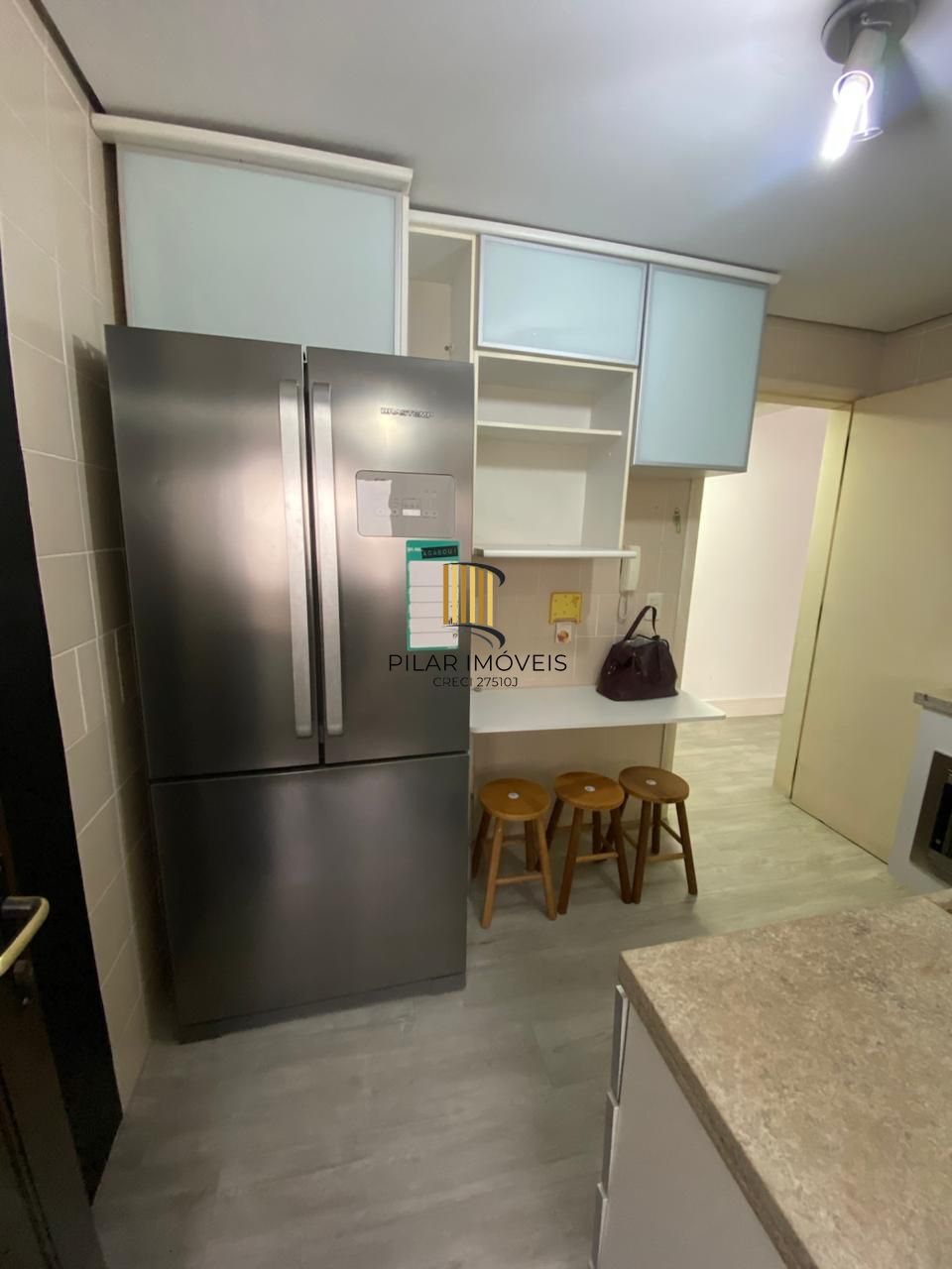 Apartamento 3 Dormitórios com Suíte, Closet, Sacada e Piso Laminado — Próximo ao Mãe de Deus e Praia de Belas