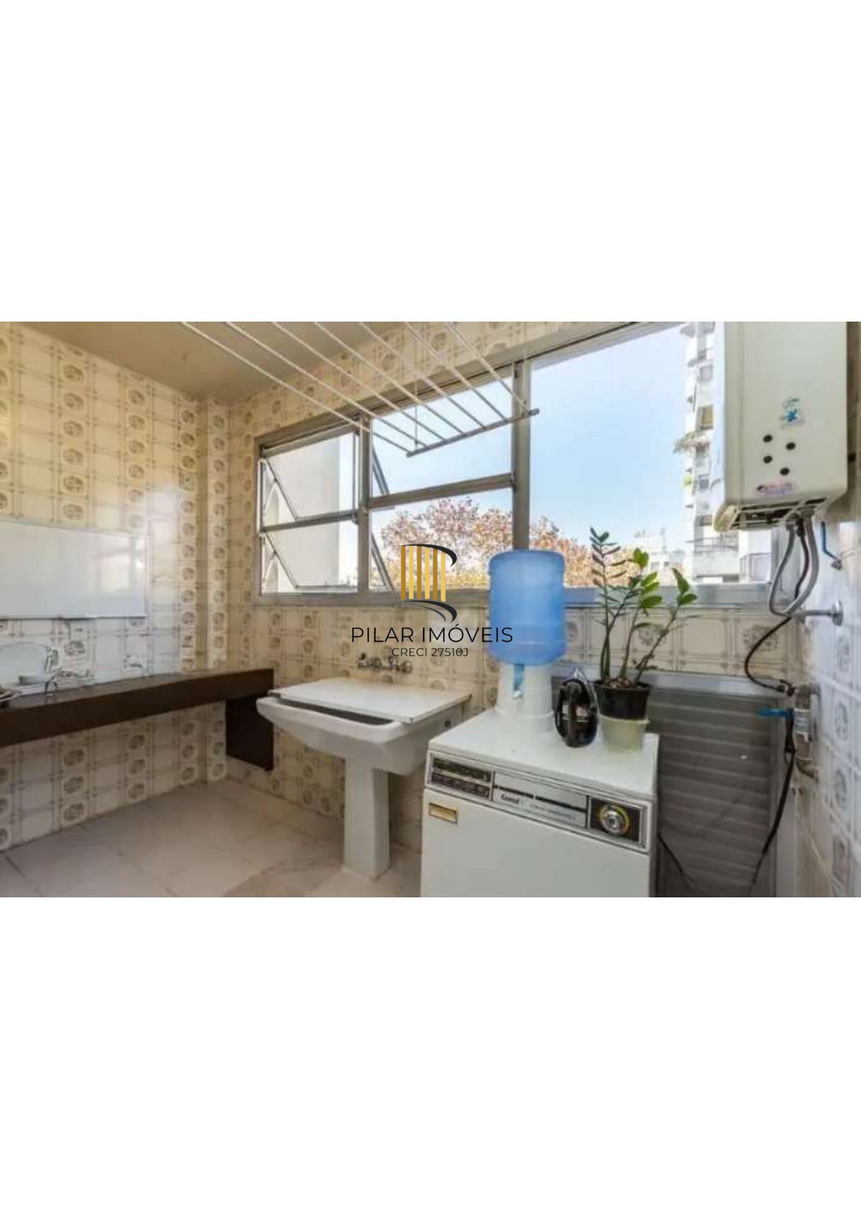 Espaçosa cobertura na rua mais charmosa do bairro Moinhos de Vento.