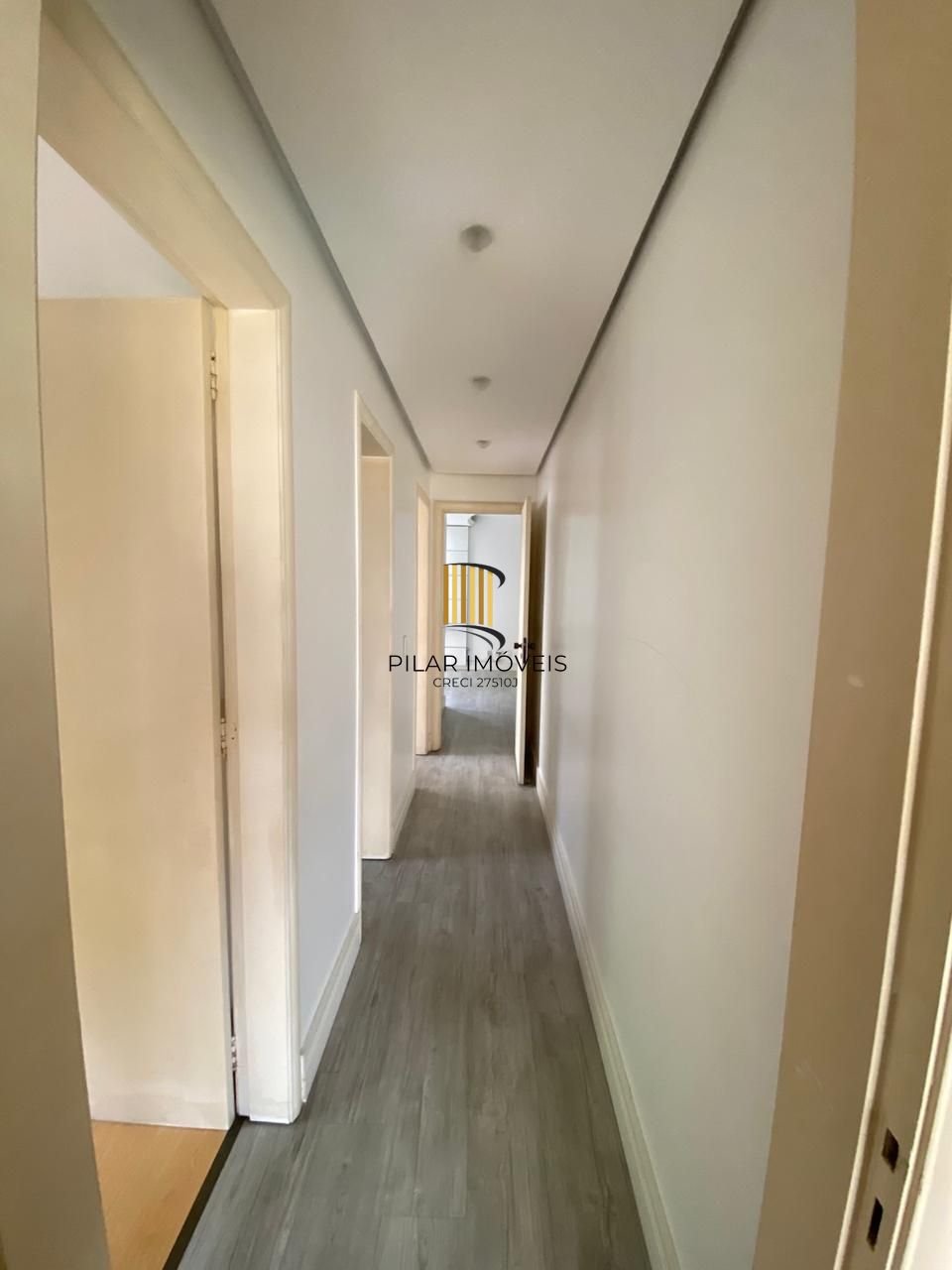 Apartamento 3 Dormitórios com Suíte, Closet, Sacada e Piso Laminado — Próximo ao Mãe de Deus e Praia de Belas