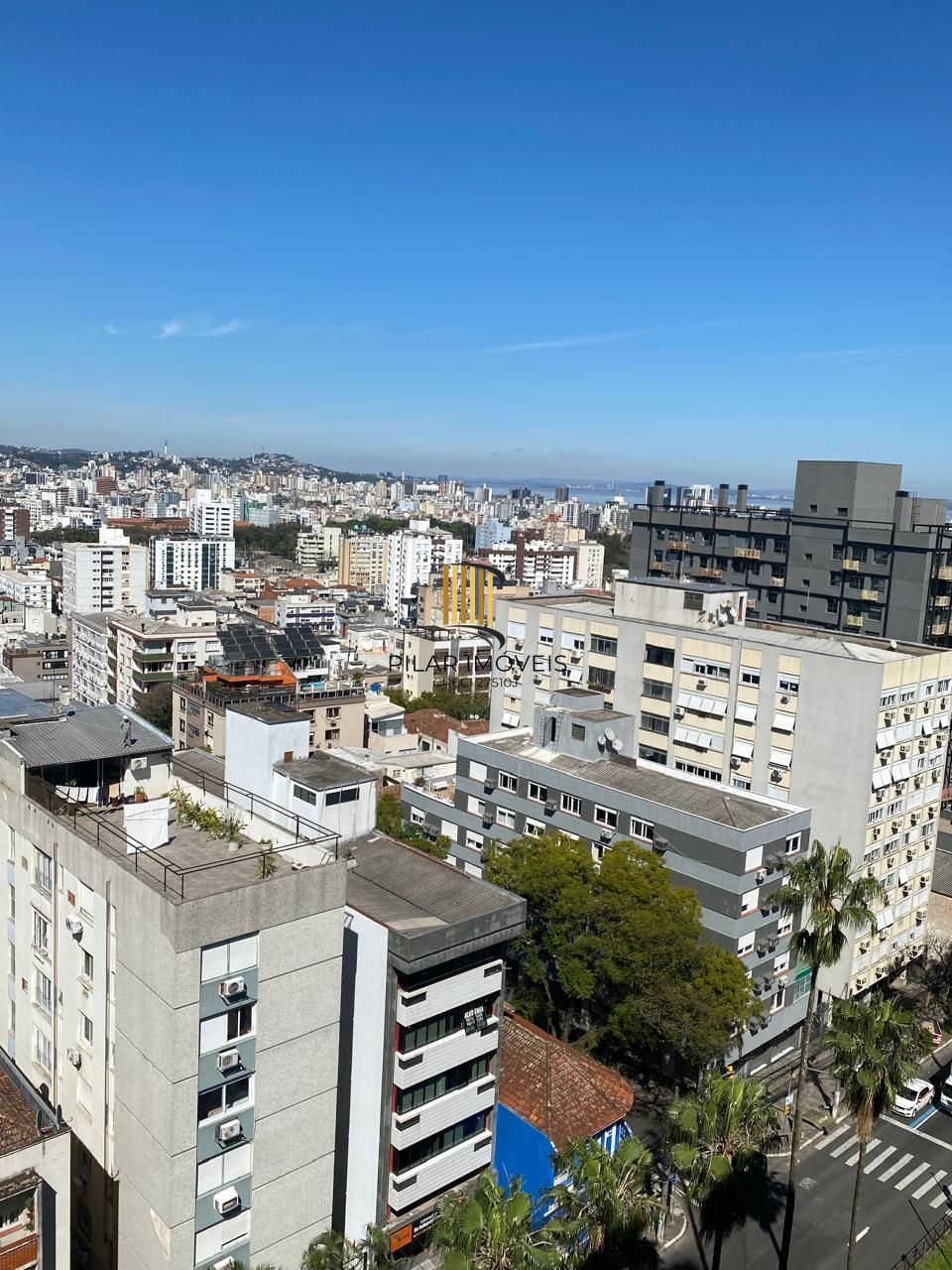 Vista panorâmica cinematográfica de 180 graus para a cidade e o Guaiba.