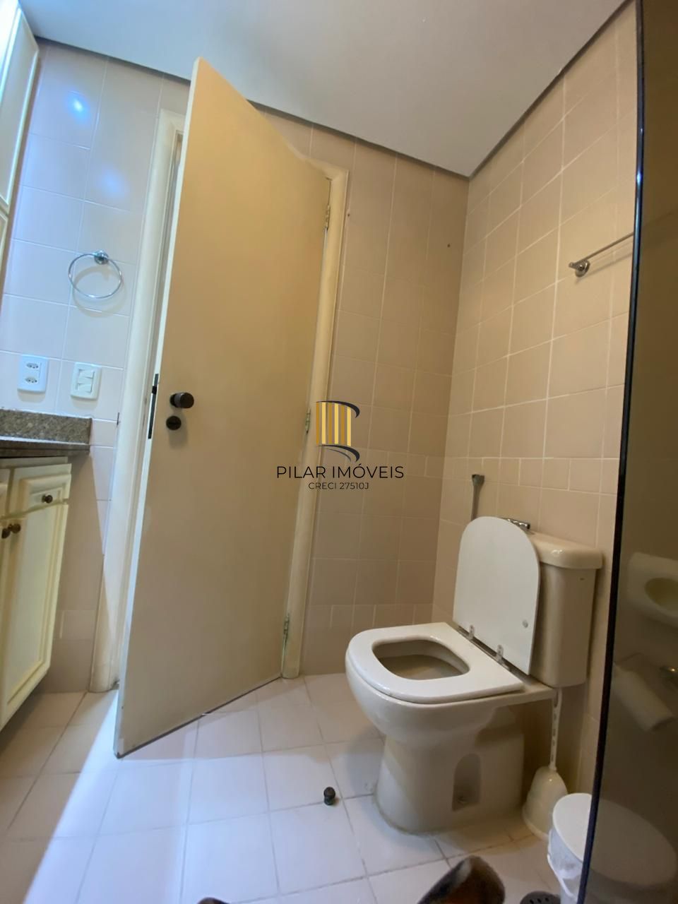 Apartamento 3 Dormitórios com Suíte, Closet, Sacada e Piso Laminado — Próximo ao Mãe de Deus e Praia de Belas