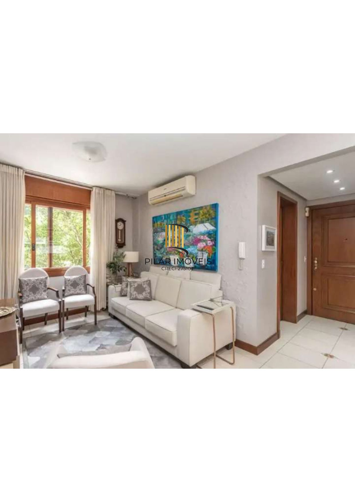 Semi mobiliado , 3 dormitórios ( 1 suite com closet), banho social e auxiliar no bairro Rio Branco.