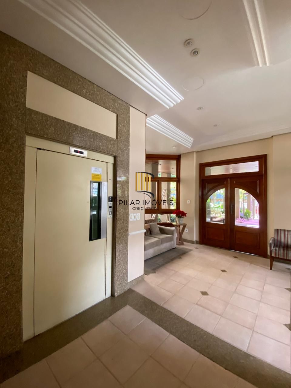 Apartamento 3 Dormitórios com Suíte, Closet, Sacada e Piso Laminado — Próximo ao Mãe de Deus e Praia de Belas