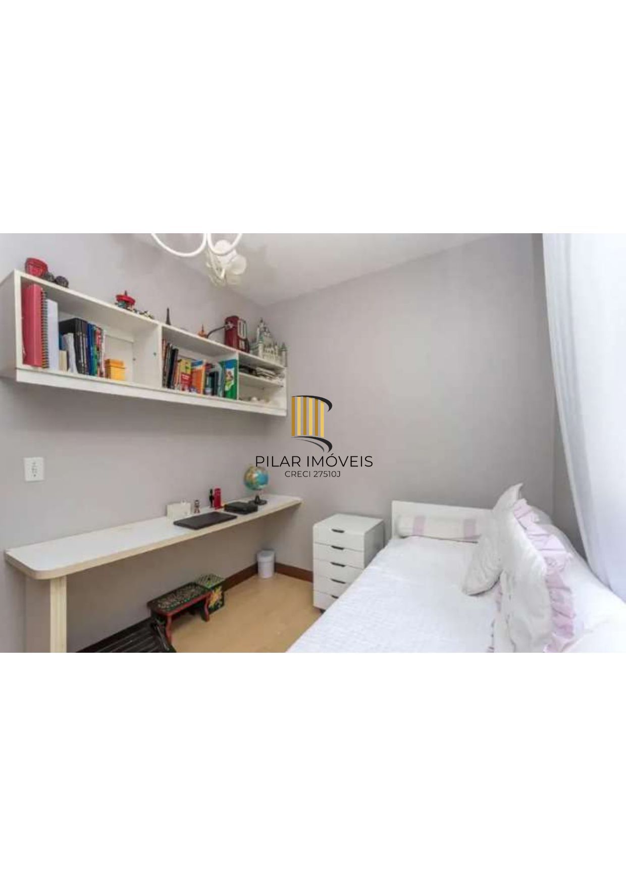 Semi mobiliado , 3 dormitórios ( 1 suite com closet), banho social e auxiliar no bairro Rio Branco.