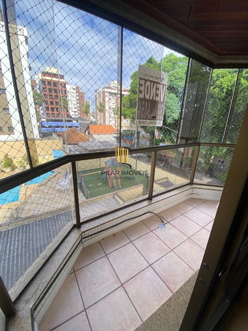 Apartamento 3 Dormitórios com Suíte, Closet, Sacada e Piso Laminado — Próximo ao Mãe de Deus e Praia de Belas