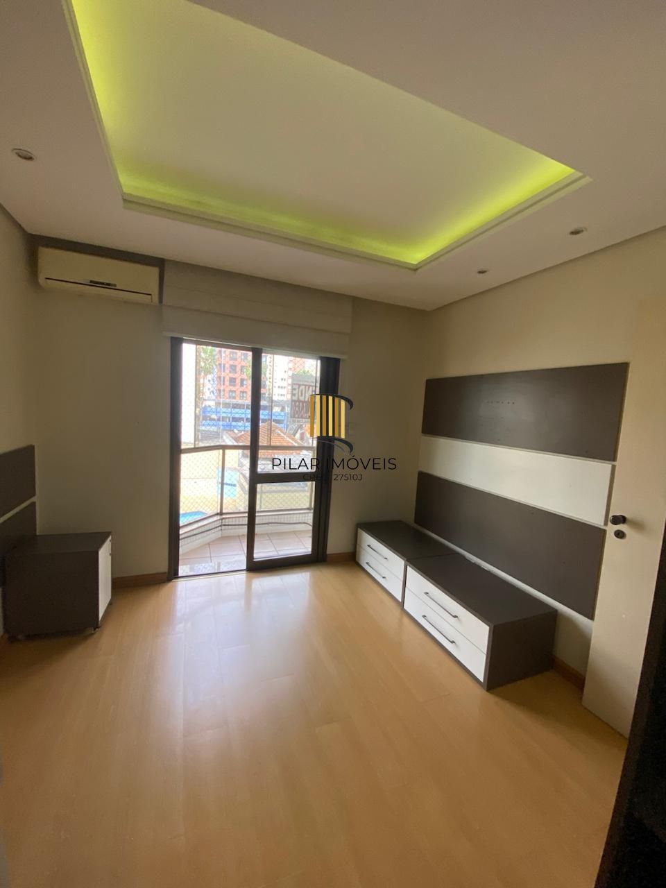 Apartamento 3 Dormitórios com Suíte, Closet, Sacada e Piso Laminado — Próximo ao Mãe de Deus e Praia de Belas