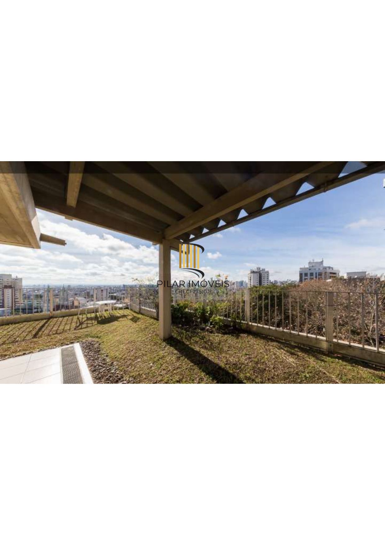 Espaçosa cobertura na rua mais charmosa do bairro Moinhos de Vento.