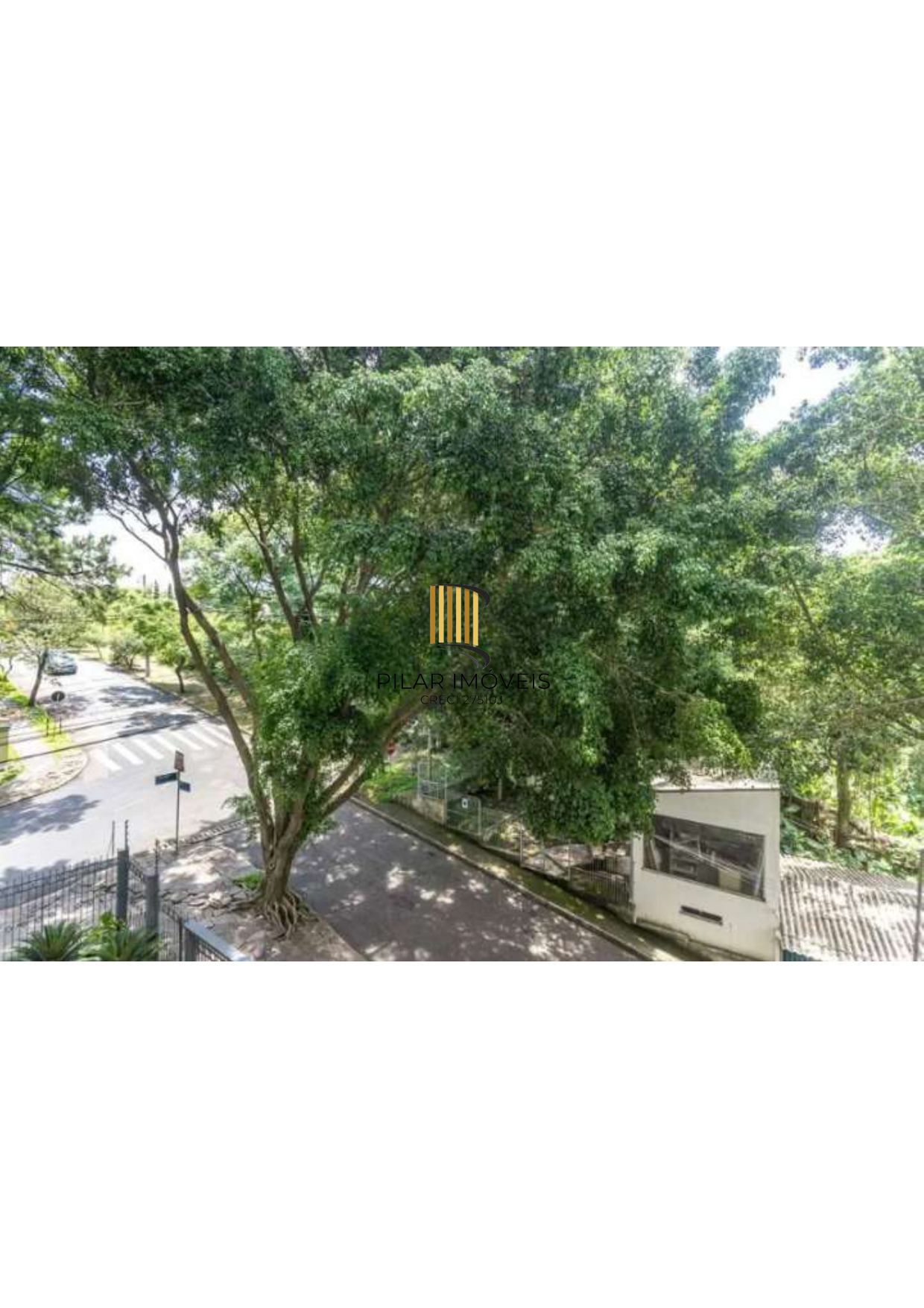 Semi mobiliado , 3 dormitórios ( 1 suite com closet), banho social e auxiliar no bairro Rio Branco.