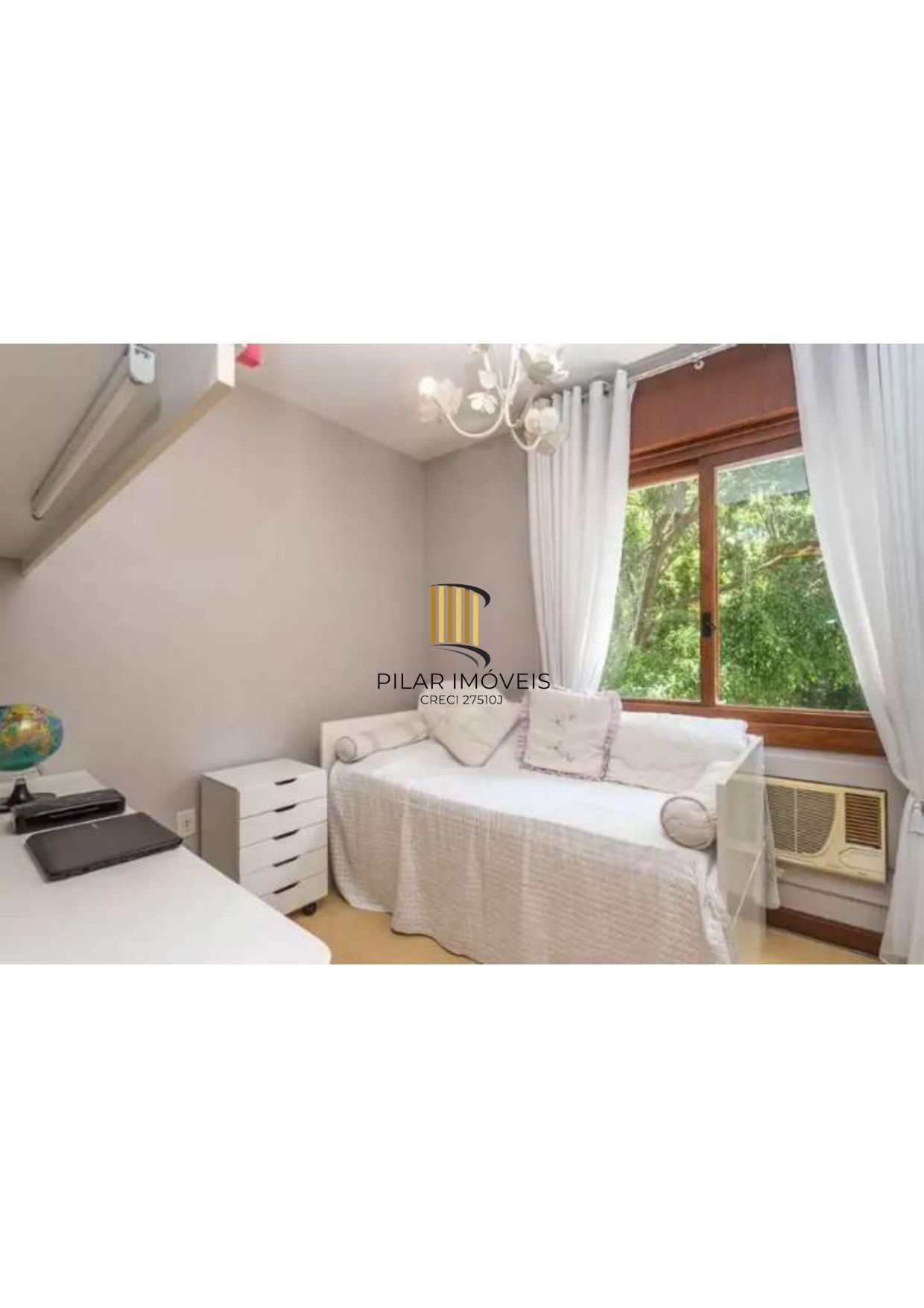 Semi mobiliado , 3 dormitórios ( 1 suite com closet), banho social e auxiliar no bairro Rio Branco.