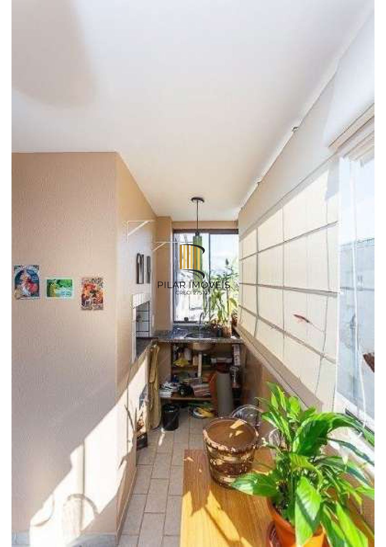 APARTAMENTO 2 DORMITÓRIOS, 2 SACADAS, GARAGEM. BAIRRO INDEPENDÊNCIA