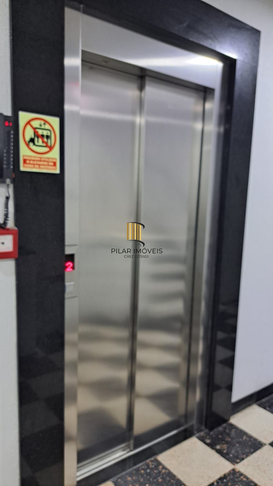 2 dormitórios com elevador e vaga escriturada no Rio Branco