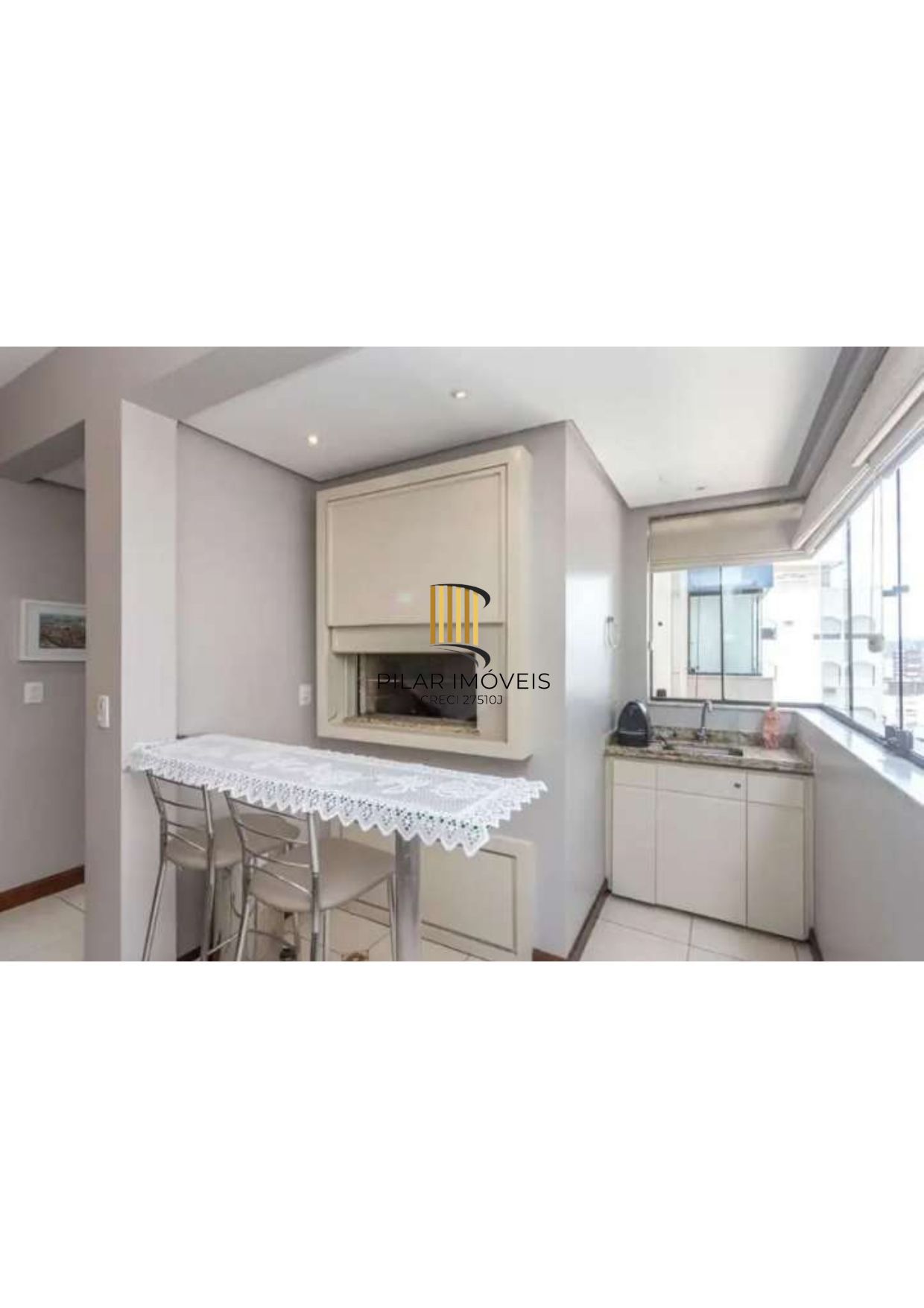 Semi mobiliado , 3 dormitórios ( 1 suite com closet), banho social e auxiliar no bairro Rio Branco.