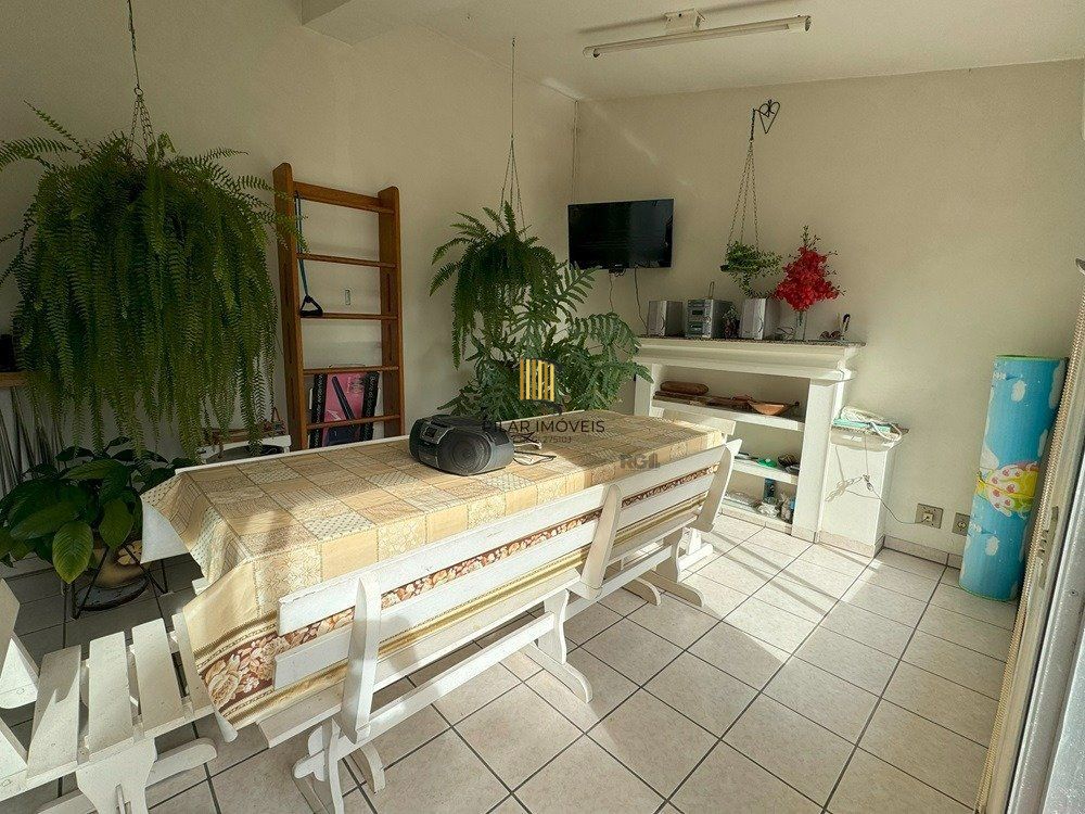 Casa com 4 dormitórios (1 sendo suíte) por R$ 2.800.000,00 na Rua Vasco Alves nº 1225- Centro- Santana do Livramento-RS