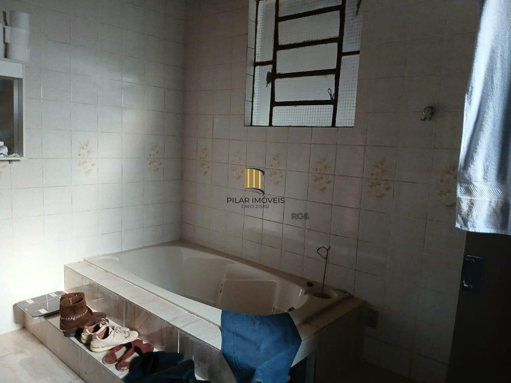 Chácara com 5 dormitórios (1 sendo suíte) de 1,6 hectare por R$ 1.300.000,00 na Rua Robledo Braz nº 5954- Santana do Livramento-RS