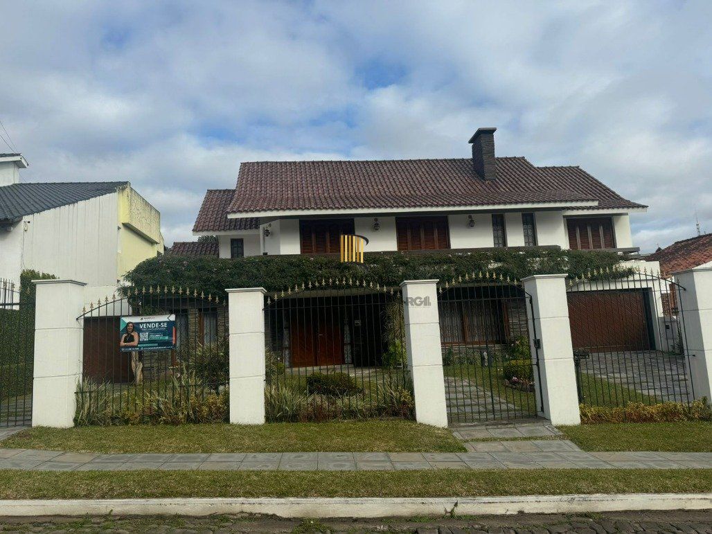 Casa com 4 dormitórios com 630 m² por R$ 3.500.000,00 na Rua Jarbas Pinheiro nº285-  Jardim Atenas- Santana do Livramento-RS