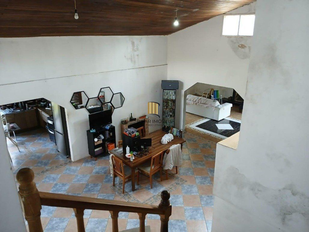 Chácara com 5 dormitórios (1 sendo suíte) de 1,6 hectare por R$ 1.300.000,00 na Rua Robledo Braz nº 5954- Santana do Livramento-RS