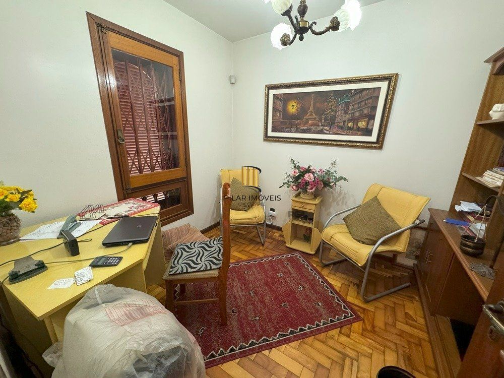 Casa com 4 dormitórios (1 sendo suíte) por R$ 2.800.000,00 na Rua Vasco Alves nº 1225- Centro- Santana do Livramento-RS