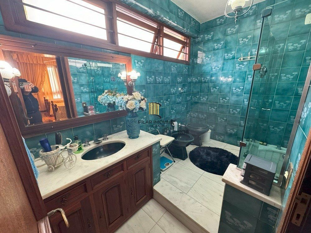 Casa com 4 dormitórios (1 sendo suíte) por R$ 2.800.000,00 na Rua Vasco Alves nº 1225- Centro- Santana do Livramento-RS
