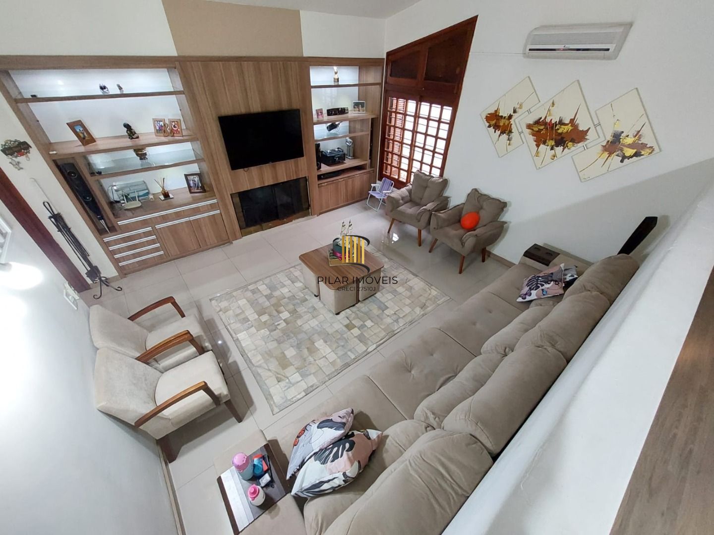 Casa com 3 dormitórios (1 sendo suíte)  por R$ 1.500.000,00 na Rua Tiradentes nº 180 - Centro - Santana do Livramento-RS