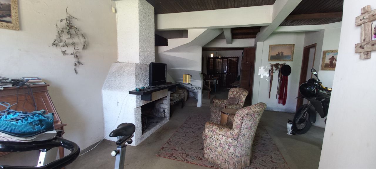 Casa com 2 dormitórios por R$ 690.000,00 na Rua Achiles Gazapina Costa nº 261