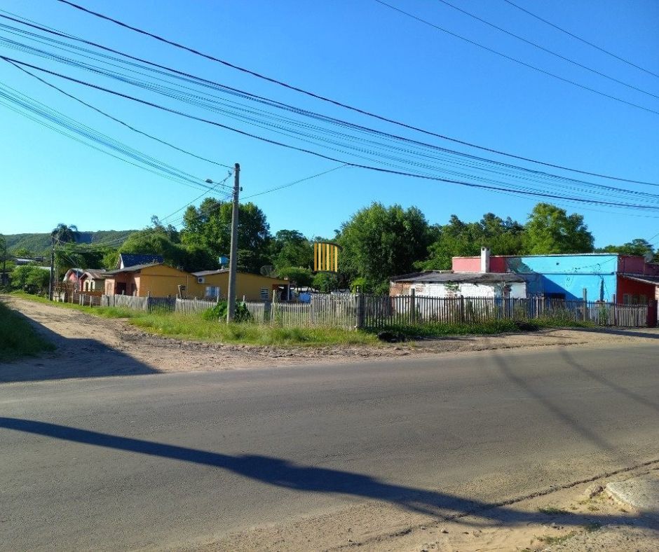 Terreno com casa por R$600.000,00 na Av. Dom Pedro II nº 2088- Wilson
