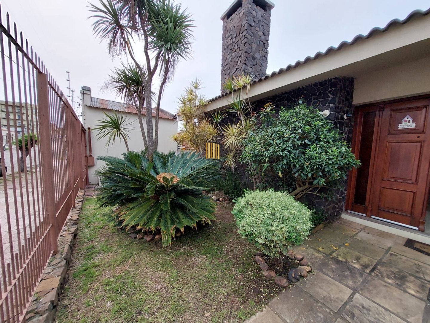 Casa com 3 dormitórios (1 sendo suíte)  por R$ 1.500.000,00 na Rua Tiradentes nº 180 - Centro - Santana do Livramento-RS
