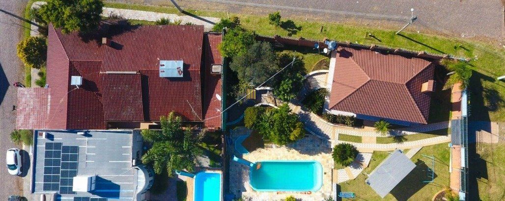 Casa com 4 dormitórios (1 sendo suíte) por R$ 2.500.000,00 na Rua Gaudie Ley Garcia Marques nº 199 - Jardim Atenas - Santana do Livramento-RS.