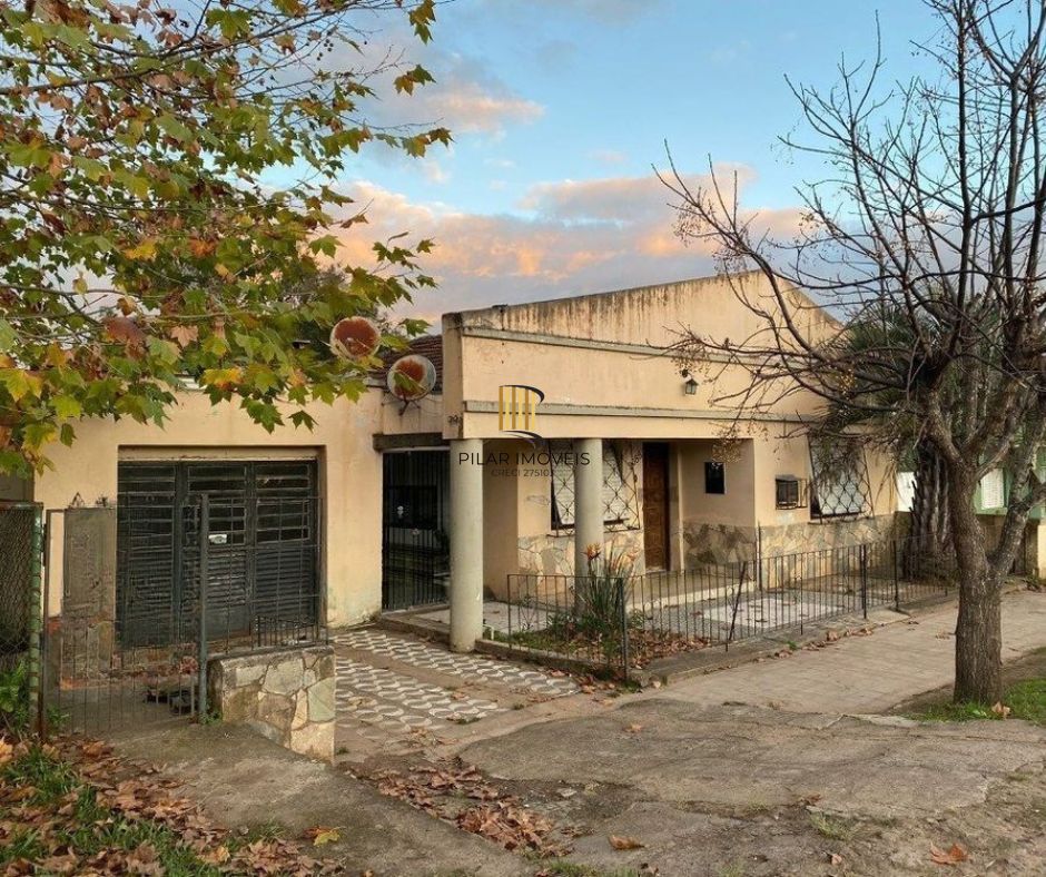 Casa com 3 dormitórios  na Avenida Dom Pedro ll nº 2085