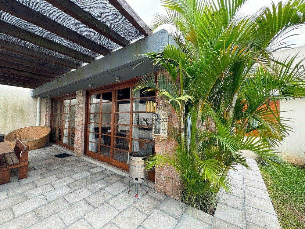 Casa com 3 dormitórios (1 sendo suíte) por R$ 4.000.000,00 na Rua Antônio Fernandes da Cunha nº 245 - Centro- Santana do Livramento-RS