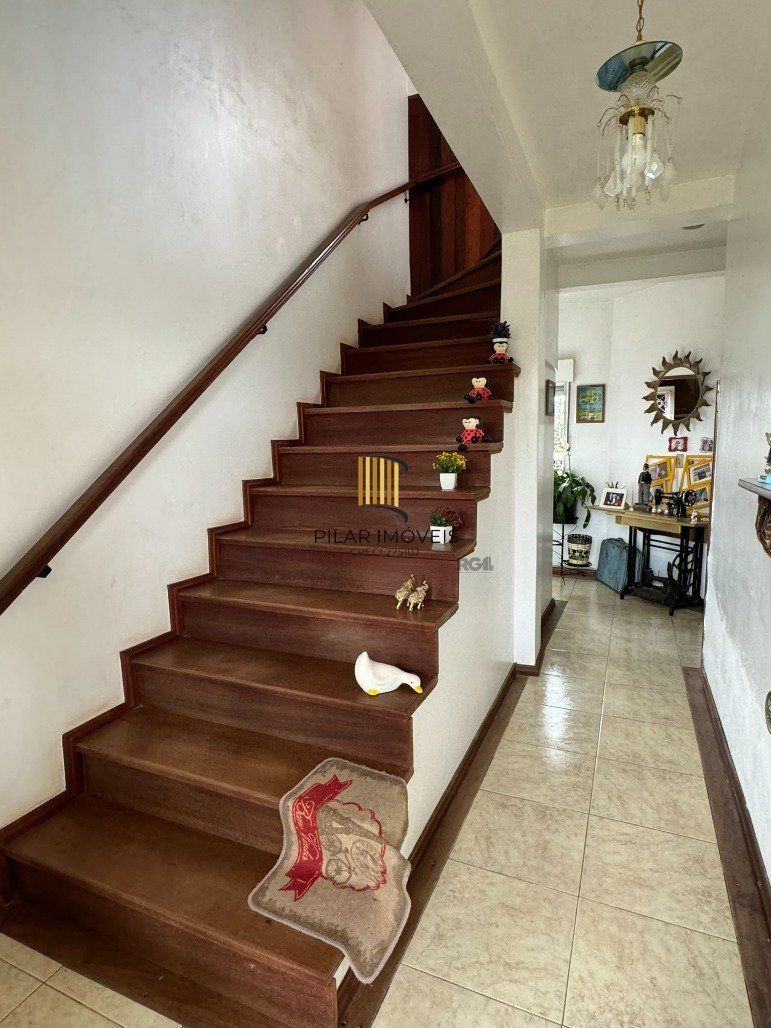 Casa de 2 andares com 5 dormitórios (1 sendo suíte) por R$ 1.500.000,00 na Rua Sergio Fuentes nº 1350 - Prado- Santana do Livramento-RS